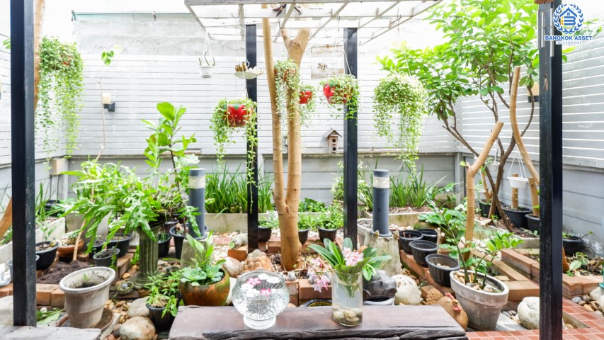 ทาวน์เฮ้าส์มือสองนนทบุรี ม. อารียา  เดอะคัลเลอร์  ติวานนท์-แจ้งวัฒนะ เนื้อที่ 19.70 ตร.ว.  ฟังก์ชันครบ 3 ห้องนอน 2 ห้องน้ำ บ้านตกแต่งใหม่พร้อมแถมเฟอร์นิเจอร์ทั้งหลัง! บรรยากาศร่มรื่น น่าอยู่มาก สภาพแวคล้อมดี บนทำเลที่ดี เดินทางสะดวก เชื่อมต่อถนน ถนนติวานนท์ ,ถนนศรีสมาน ,ถนนสะพานนนทบุรี-บางบัวทอง ใกล้รถไฟฟ้า "สถานีแจ้งวัฒนะ-ปากเกร็ด28" และทางด่วน "แจ้งวัฒนะ"